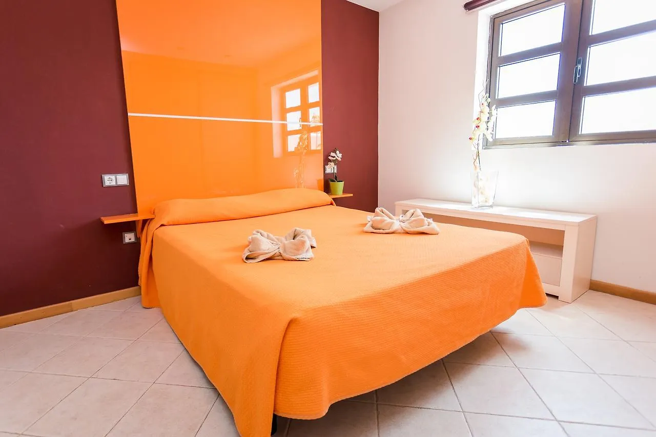 Costa Adeje Design Luxury Apartments 0*, אדחה